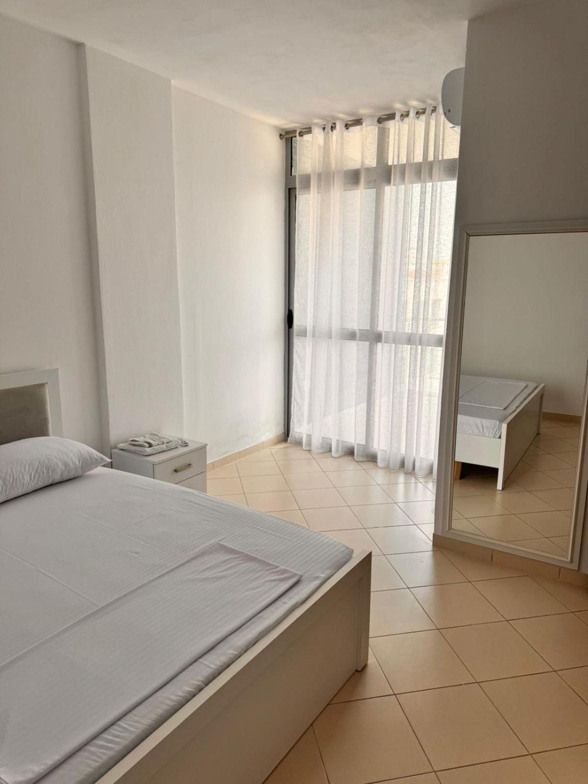 Holiday Apartments 5 Dıraç Dış mekan fotoğraf