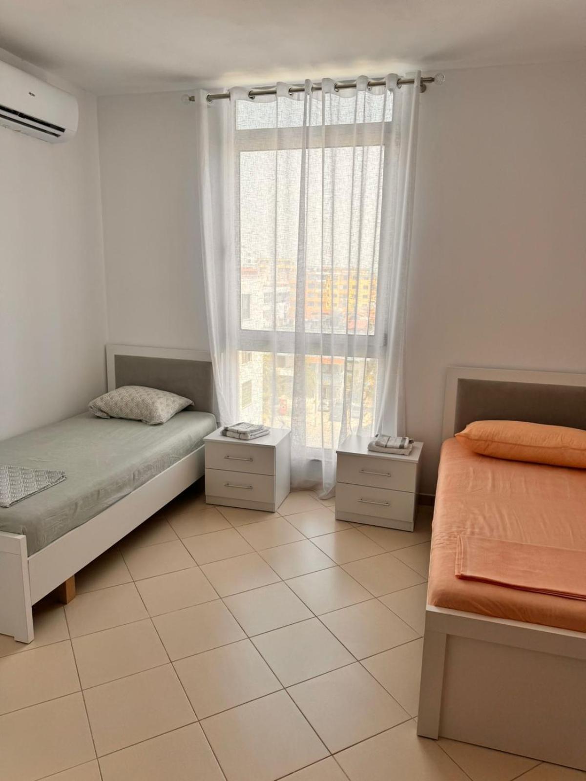 Holiday Apartments 5 Dıraç Dış mekan fotoğraf